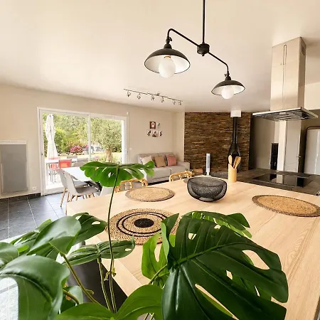 Apartman Grande Maison, 6 Personnes, Terrasse & Parking Arudy